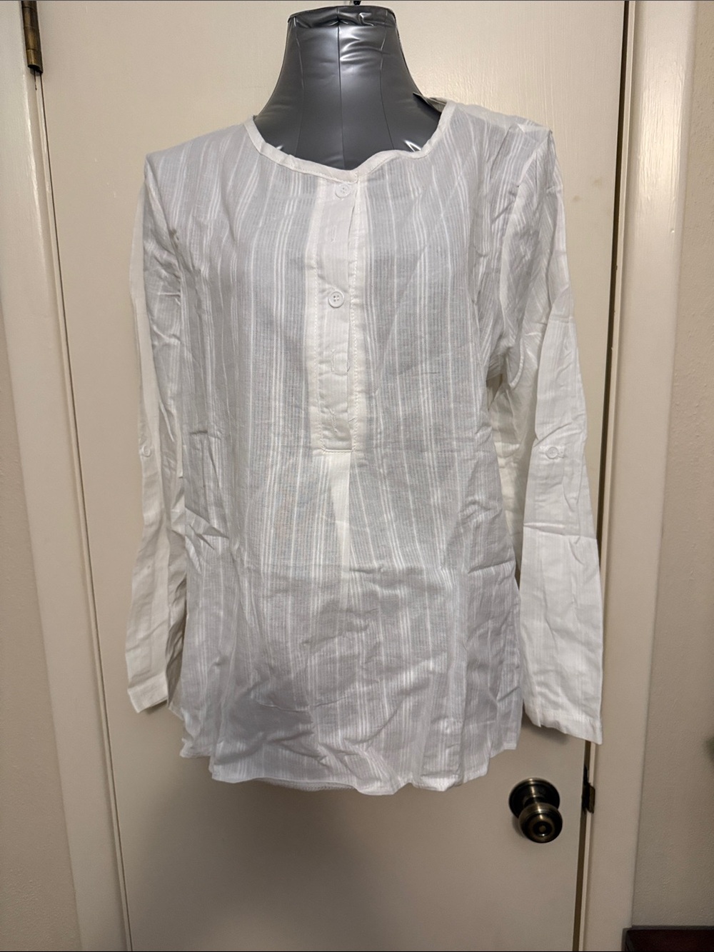 Simple Flavor Classic White Sheer Long-Sleeve Button Top Size Medium NIP